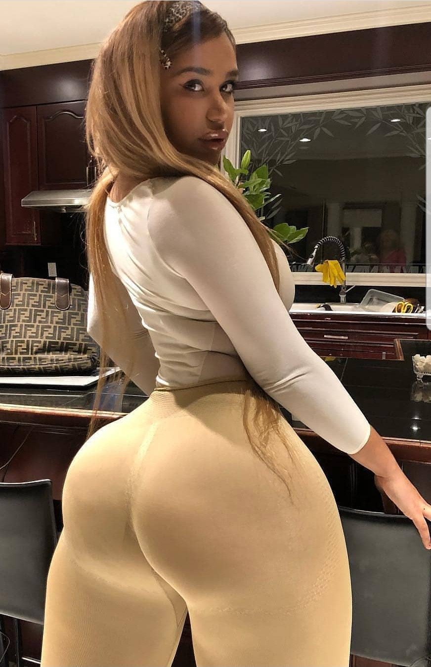 I just love curvy women #NjUE8h0K