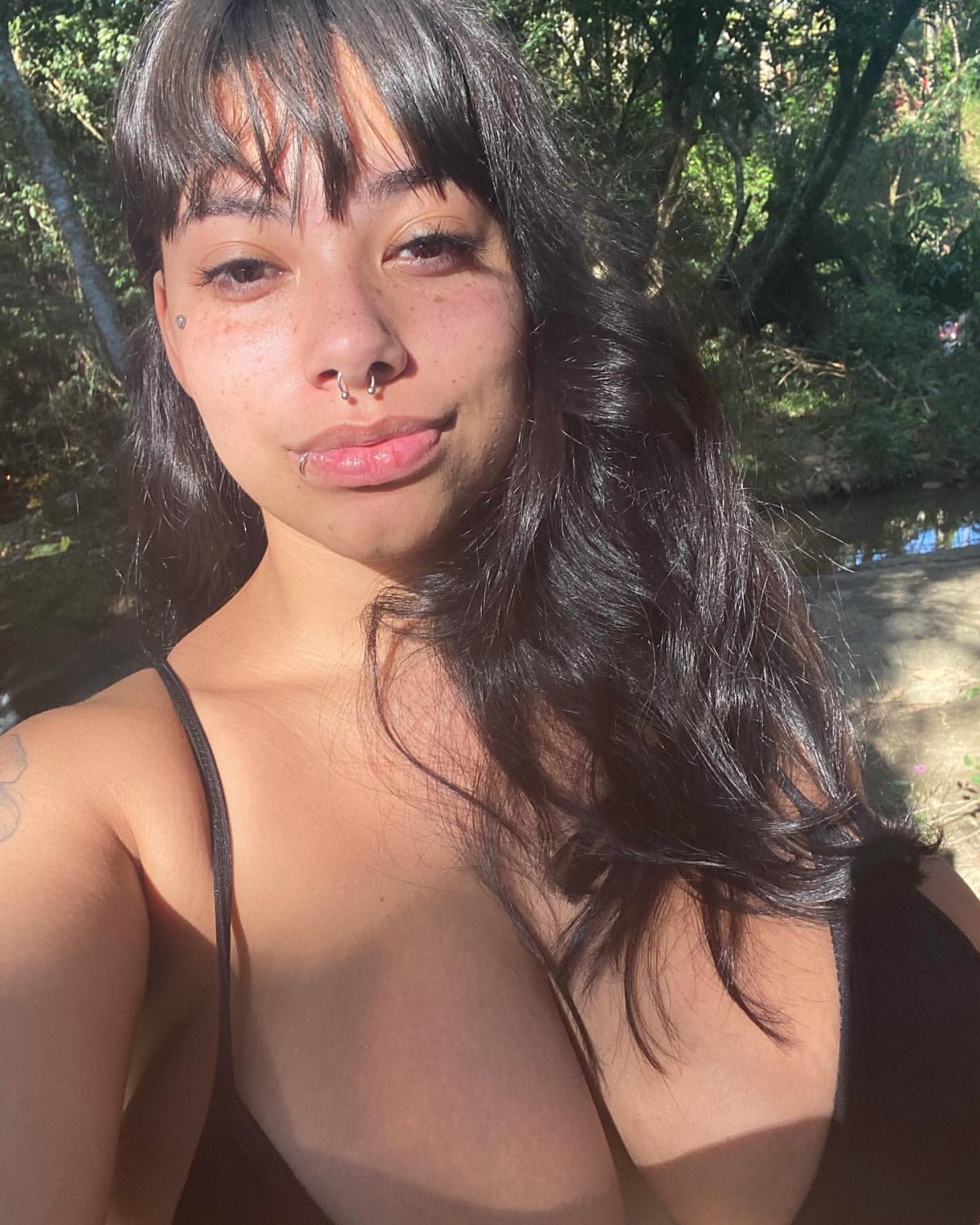 Lésbica peituda #VR0ZPr7C