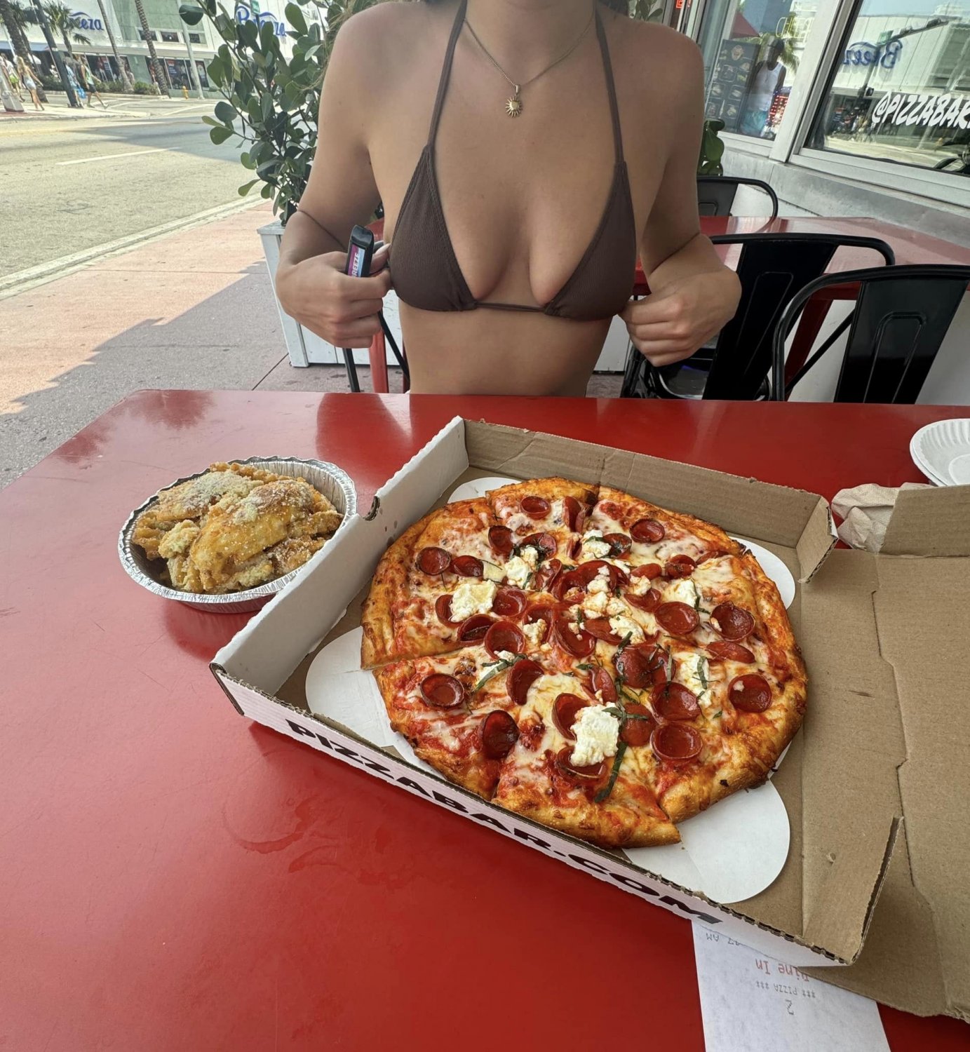 REB3CC@ The Slutty Waitress #KHZlVVdC