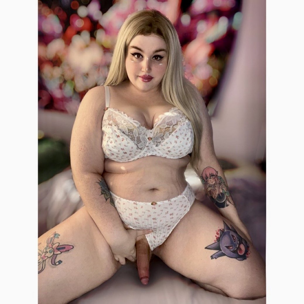 Baddie BBW Trans Cosplayer sucks and fucks #OEIMtn2b