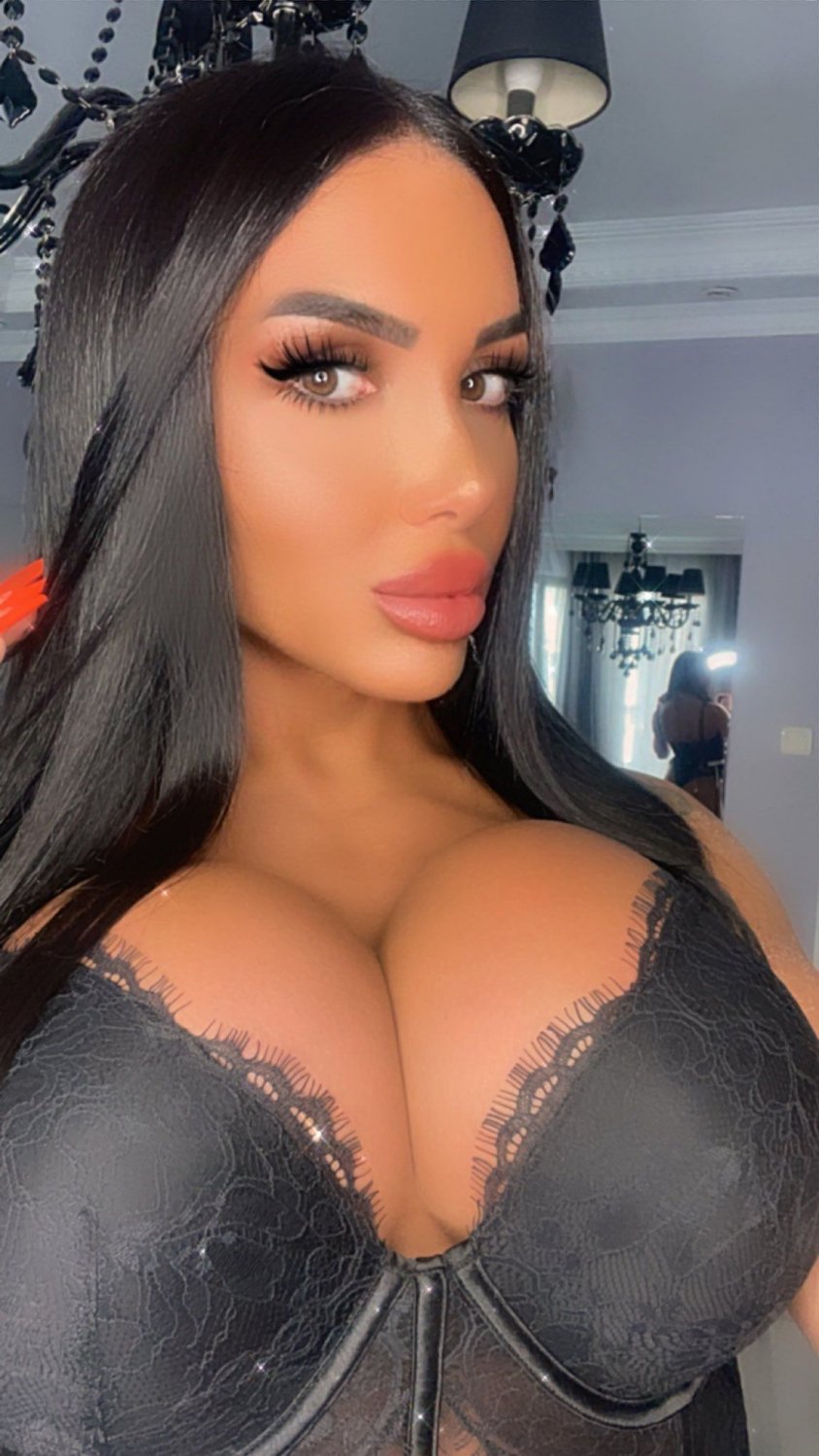 Afet Yakar beautiful turkish trans woman #QZNRbBtt