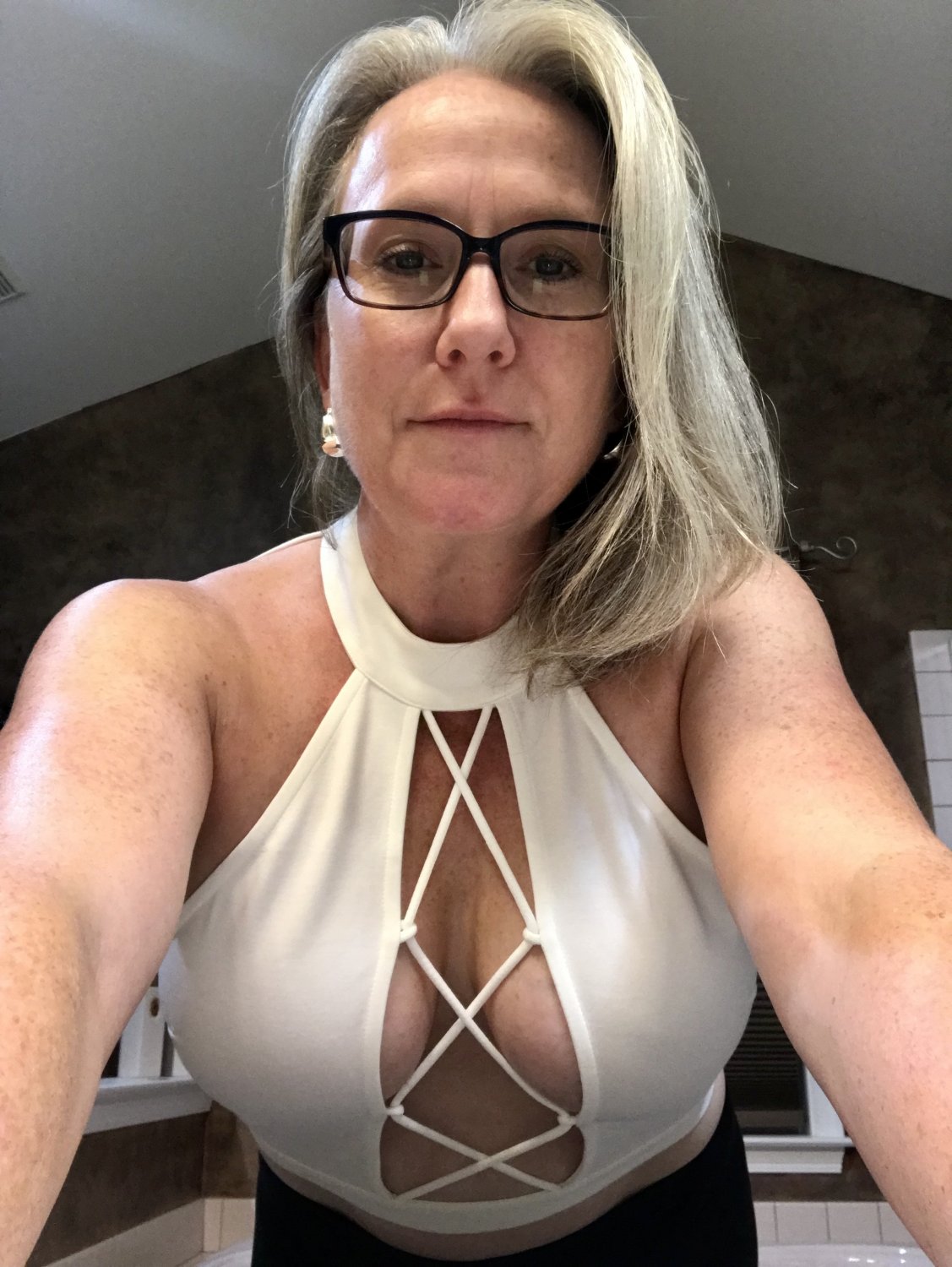 Sylvia - all of her, Part 1 #1WZDPIzw