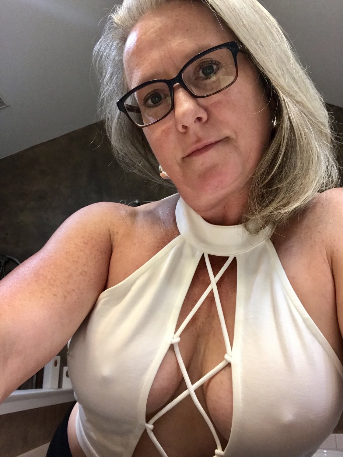 Sylvia - all of her, Part 1 #uocJctN8