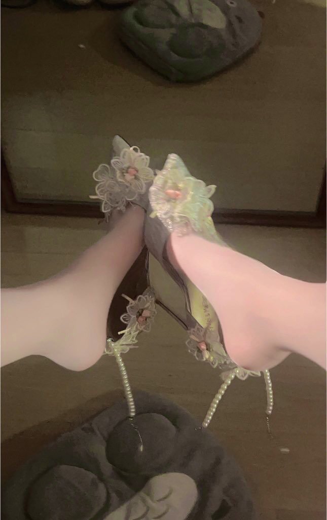 HIGH HEELS #uJIvbvd9